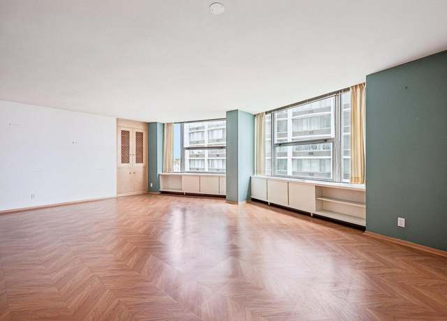 Property at 1610 N Prospect Ave #504, Milwaukee, WI 53202, 2 beds, 2 baths
