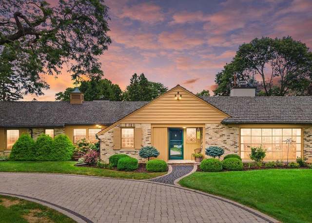 Property at 440 Cross Creek Rd, Racine, WI 53402, 3 beds, 3 baths