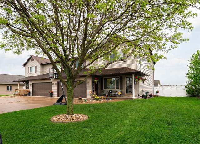 Property at 2143 Julie Ave, Sparta, WI 54656, 4 beds, 3.5 baths