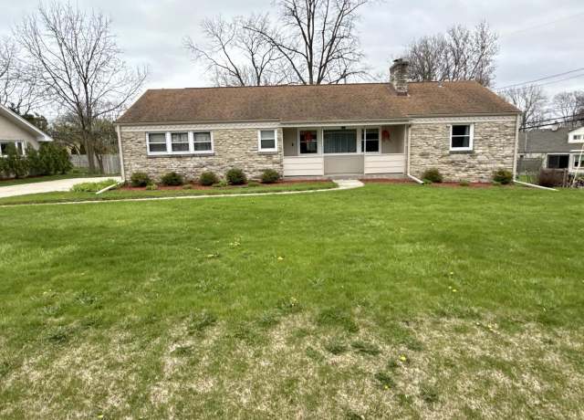 Property at 219 W Daphne St, Milwaukee, WI 53217, 3 beds, 1 bath