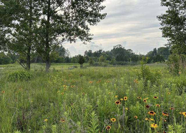 Property at 585 High Bluff Dr, Grafton, WI 53024