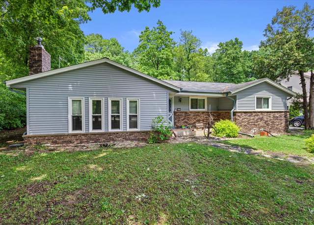 Property at 3232 W Fitzsimmons Rd, Franklin, WI 53132, 4 beds, 2 baths