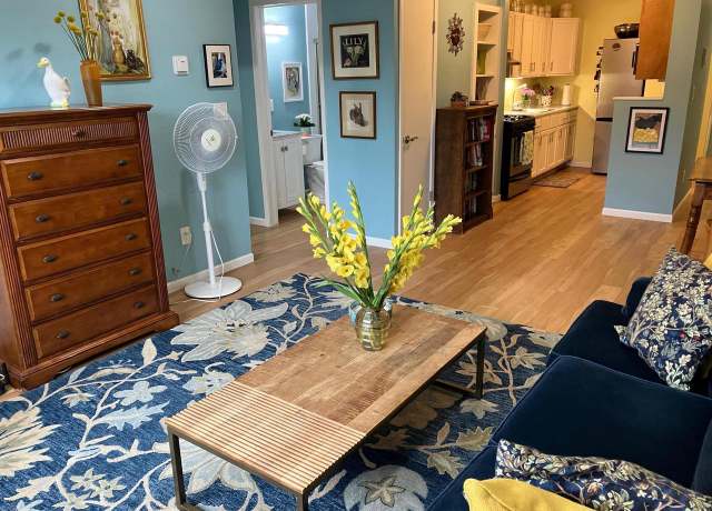Property at 2222 E Belleview Pl #309, Milwaukee, WI 53211, 1 bed, 1 bath