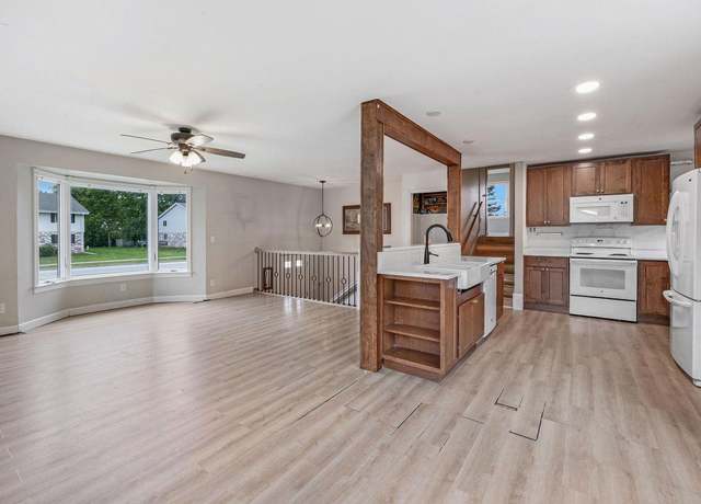 Property at 214 E Monroe Ave, Hartford, WI 53027, 3 beds, 1.5 baths