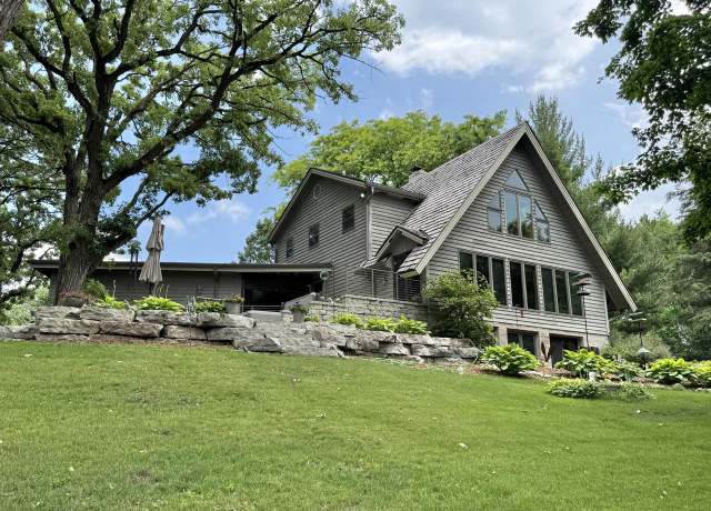 Property at W301S2885 Snowdon Dr, Waukesha, WI 53188, 3 beds, 2 baths