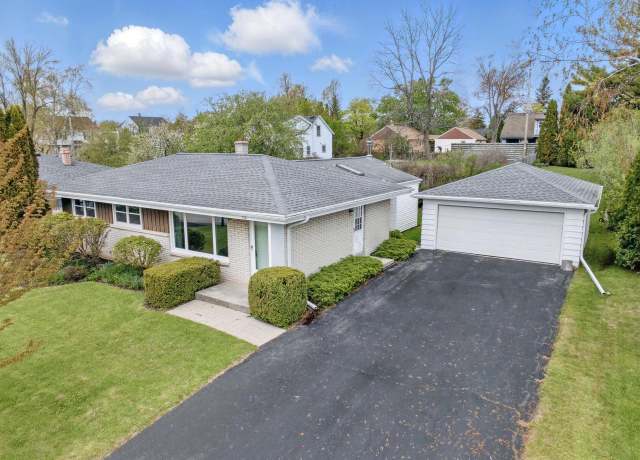 Property at 724 Mayflower Ave, Sheboygan, WI 53083, 3 beds, 1.5 baths