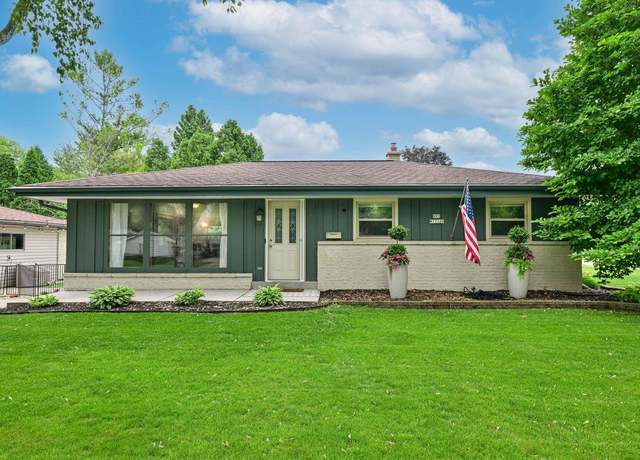Property at N93W17169 Grand Ave, Menomonee Falls, WI 53051, 3 beds, 1.5 baths
