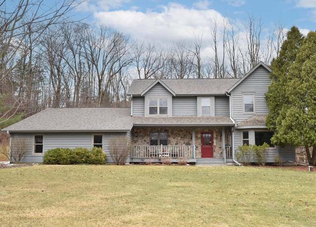 Property at W307N5581 Anderson Rd, Hartland, WI 53029, 4 beds, 2.5 baths