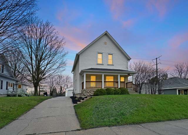 Property at 448 W Chestnut St, Port Washington, WI 53074, 2 beds, 2 baths