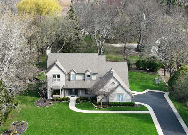 Property at 15290 Shamrock Ln, Brookfield, WI 53005, 4 beds, 3 baths