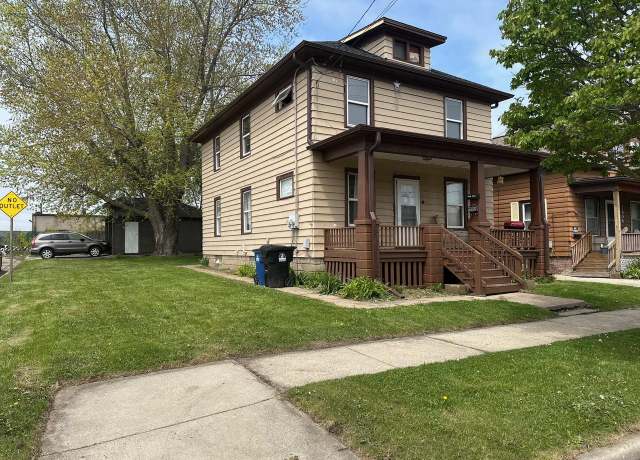 Property at 1602 Edgewood Ave, Racine, WI 53404, 4 beds, 2 baths