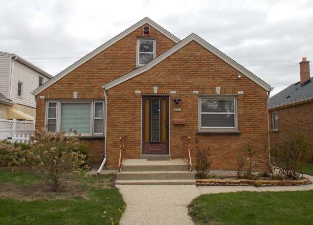 Property at 3342 S 26th St, Milwaukee, WI 53215, 2 beds, 1.5 baths