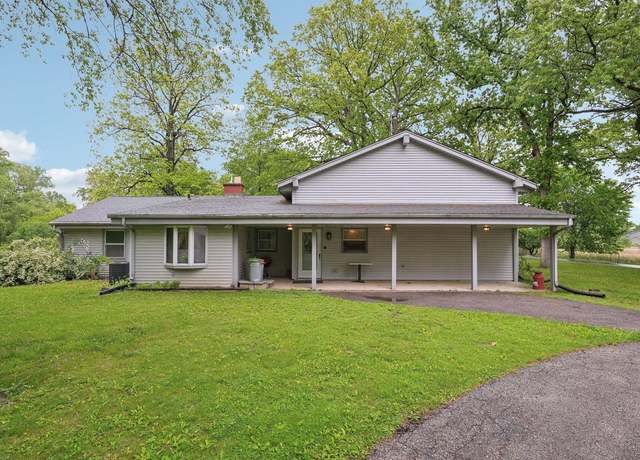 Property at 954 N Dousman Rd, Summit, WI 53066, 3 beds, 2 baths