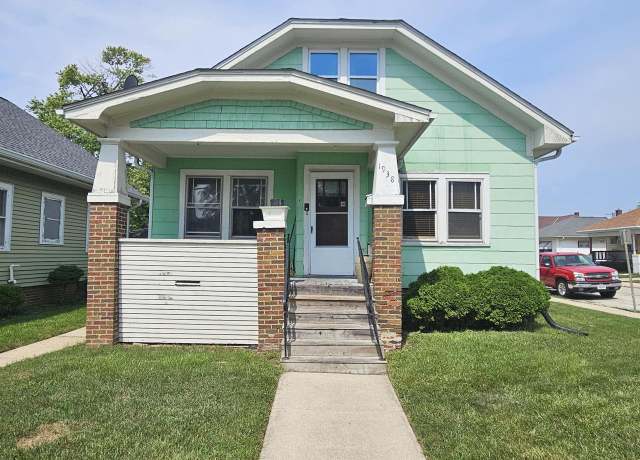 Property at 1938 Kearney Ave, Racine, WI 53403, 4 beds, 1 bath