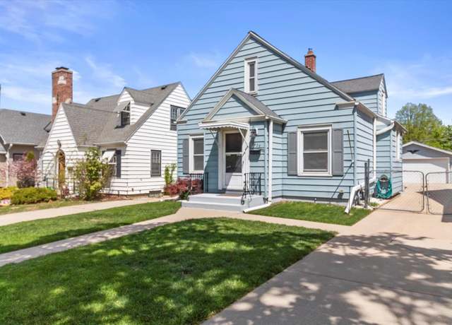Property at 1424 S 88th St, West Allis, WI 53214, 2 beds, 1 bath