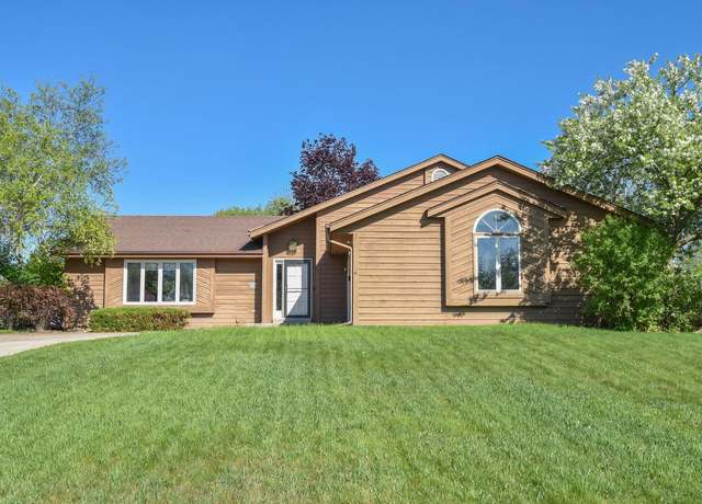 Property at W168N9742 Chippewa Dr, Germantown, WI 53022, 4 beds, 5 baths