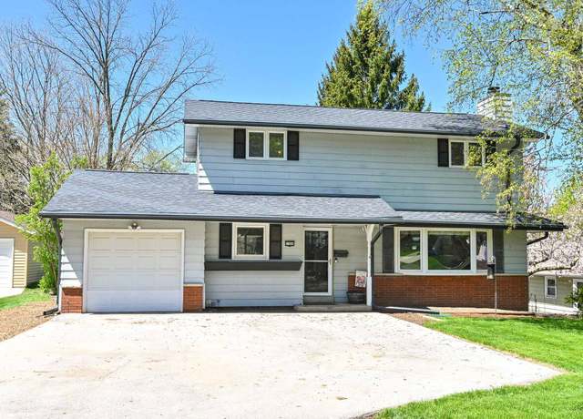 Property at 1306 Garfield Ave, Waukesha, WI 53186, 5 beds, 2.5 baths