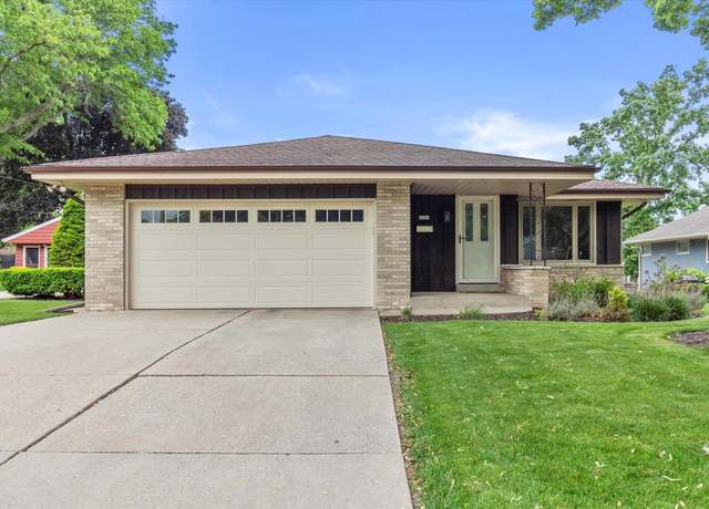 Property at 2582 S 88th St, West Allis, WI 53227, 3 beds, 1.5 baths