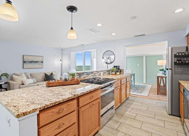 Property at 2525 S Shore Dr Unit 24C, Milwaukee, WI 53207, 2 beds, 1 bath