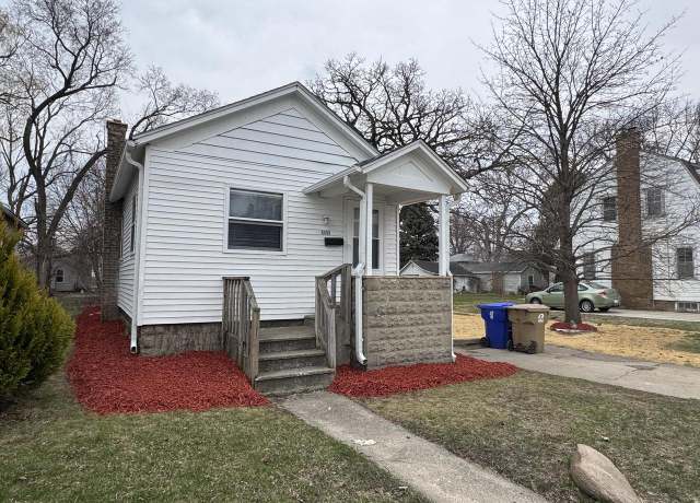 Property at 1117 58th St, Kenosha, WI 53140, 2 beds, 1 bath