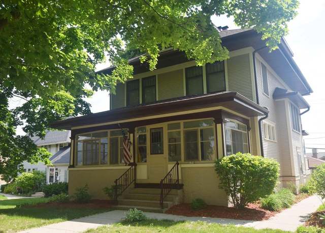 Property at 139 N 8th Ave, West Bend, WI 53095, 4 beds, 1 bath