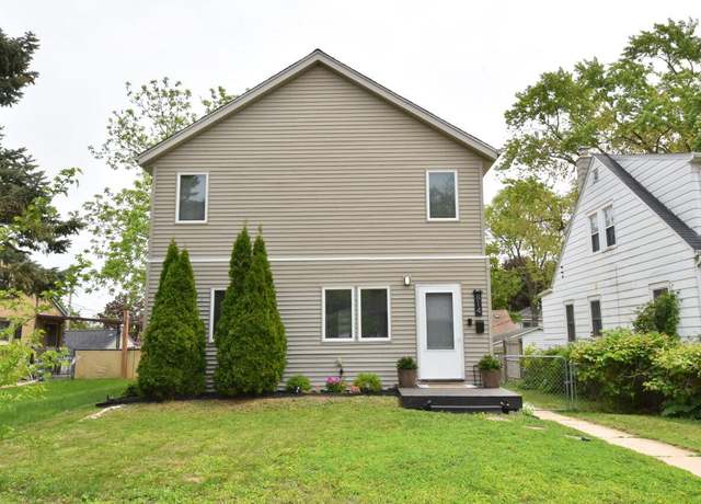 Property at 814 S 114th St, West Allis, WI 53214, 3 beds, 2.5 baths