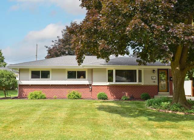 Property at W171N9335 Briarwood Ter, Menomonee Falls, WI 53051, 3 beds, 1.5 baths