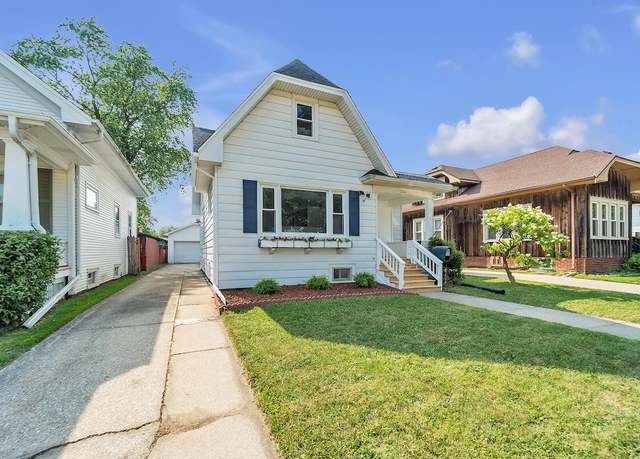Property at 736 Monroe Ave, Racine, WI 53405, 4 beds, 1.5 baths