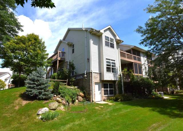 Property at 9233 S 51st St, Franklin, WI 53132, 3 beds, 2 baths