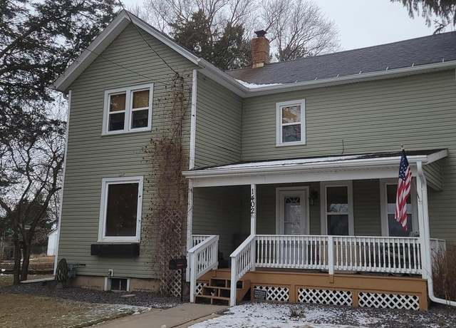 Property at 1402 S 3rd St, Watertown, WI 53094, 3 beds, 2 baths