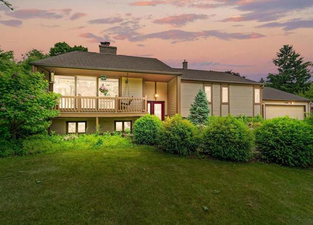 Property at 7208 Andover Rd, Cedarburg, WI 53012, 3 beds, 2.5 baths
