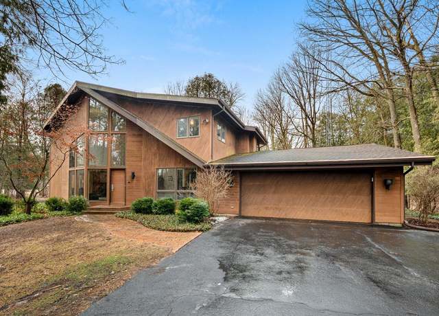 Property at 3132 Branch River Rd, Manitowoc, WI 54220, 4 beds, 3.5 baths