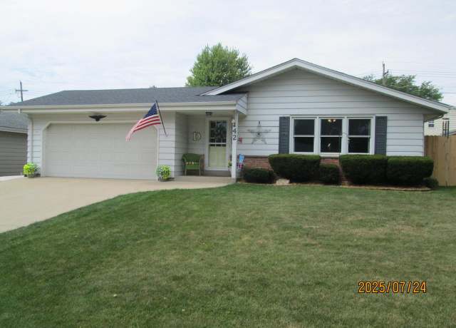 Property at 142 Crab Tree Ln, Racine, WI 53406, 3 beds, 1.5 baths