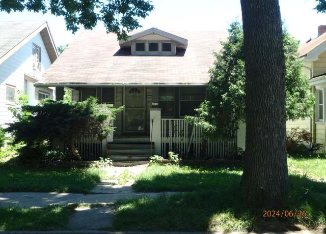 Property at 3616 N 16th St, Milwaukee, WI 53206, 4 beds, 1 bath