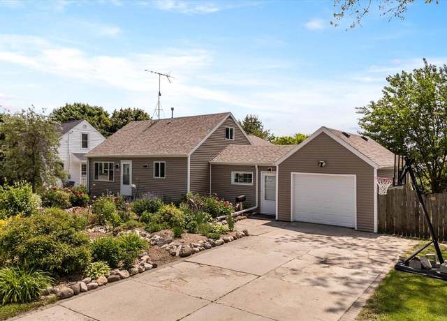 Property at 2609 Main Ave, Sheboygan, WI 53083, 4 beds, 2.5 baths