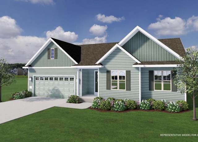 Property at 1355 Arrowood Circle West Cir, Oconomowoc, WI 53066, 3 beds, 2 baths