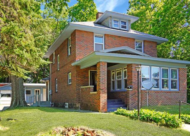Property at 312 E Main St, Sparta, WI 54656, 3 beds, 1.5 baths
