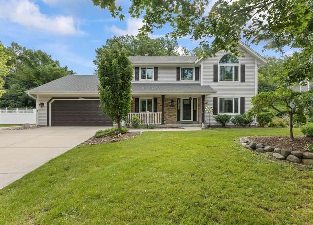 Property at 8026 S 85th St, Franklin, WI 53132, 3 beds, 3.5 baths