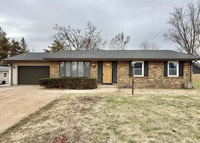 Property at 744 Rogers Ct, Lake Geneva, WI 53147, 4 beds, 1.5 baths