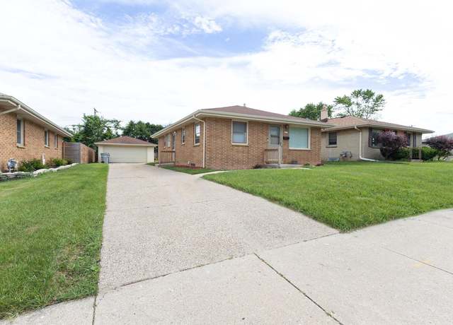 Property at 2267 W Carpenter Ave, Milwaukee, WI 53221, 3 beds, 1 bath