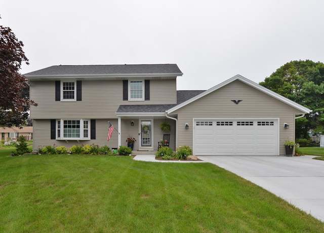 Property at 4915 Conlaine Dr, Racine, WI 53402, 3 beds, 2.5 baths