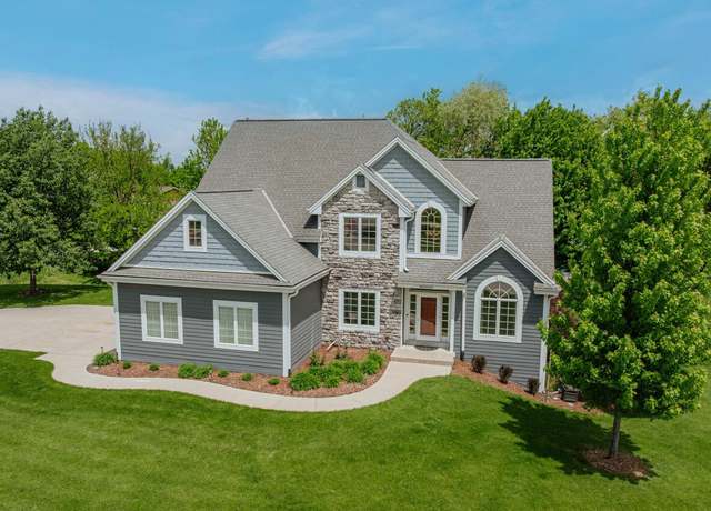 Property at W231N7370 Field Dr, Sussex, WI 53089, 5 beds, 4 baths