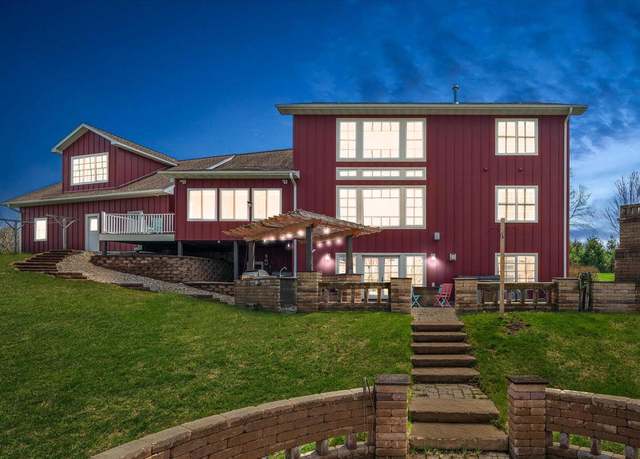 Property at 31361 Oak Ridge Dr, Muscoda, WI 53573, 5 beds, 5 baths