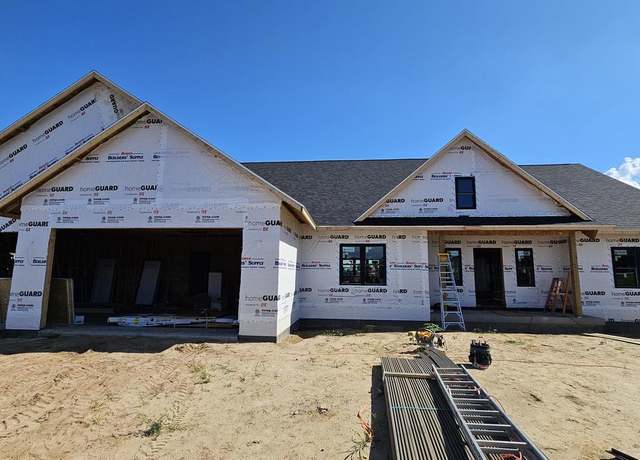 Property at 240 Southern Dr, Holmen, WI 54636, 3 beds, 2.5 baths