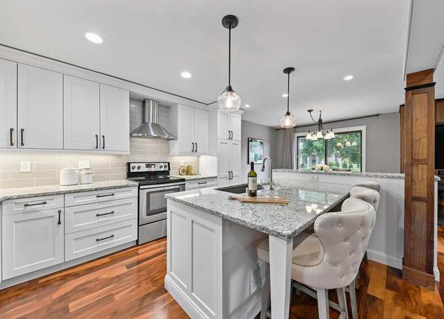 Property at 836 Pilgrim Pkwy, Elm Grove, WI 53122, 3 beds, 2.5 baths
