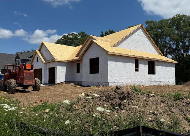 Property at W237N5478 Fieldstone Pass Cir, Sussex, WI 53089, 3 beds, 2 baths