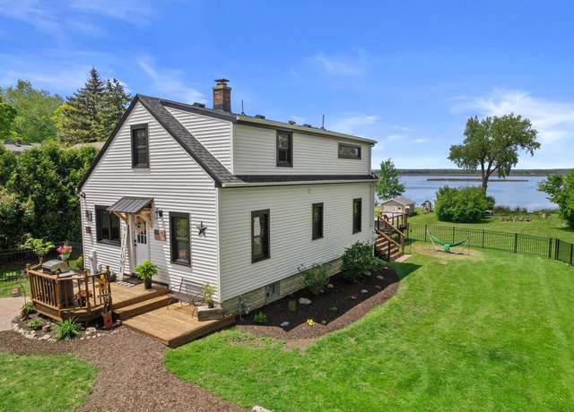 Property at S94W14508 Groveway Ln, Muskego, WI 53150, 3 beds, 2 baths