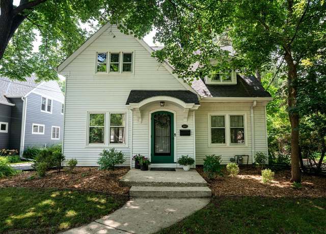 Property at 1867 Ludington Ave, Wauwatosa, WI 53226, 3 beds, 1.5 baths