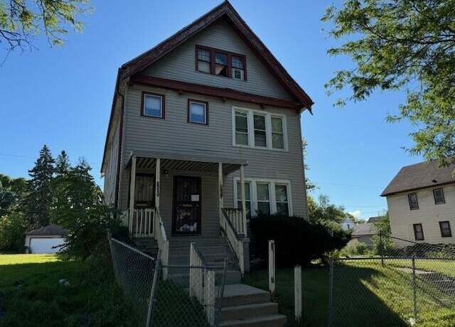 Property at 3340 N 11th St #3342, Milwaukee, WI 53206, 4 beds, 2 baths