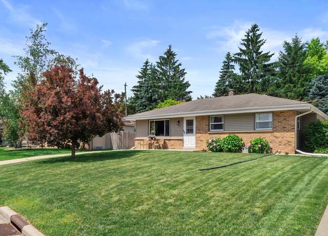 Property at 4254 Pine Ridge Ln, Racine, WI 53403, 3 beds, 2 baths